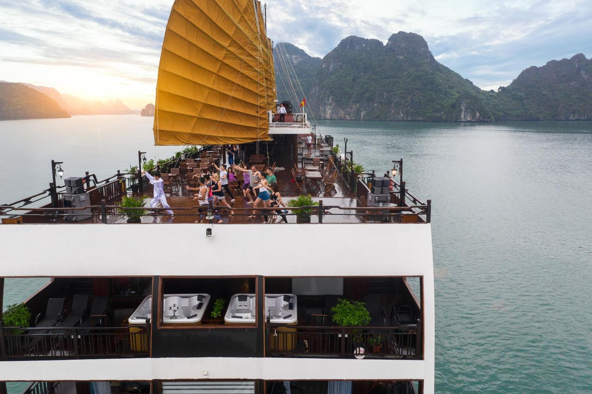 La Regina Legend Cruise Hotell Ha Long Eksteriør bilde